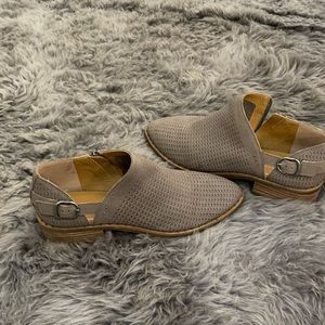Lucky Summer booties NWT 8.5
